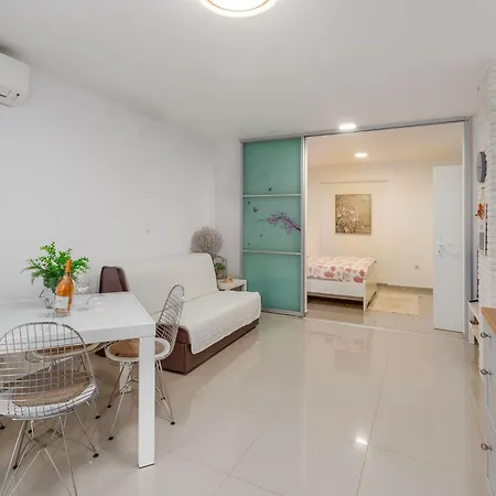Apartment Zen Mit Eigenem Garten Und Terrasse